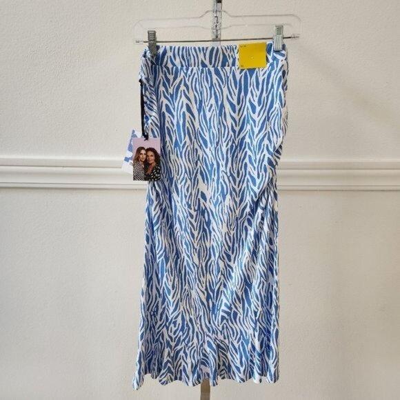 Diane Von Furstenberg Blue And White Zebra Print Midi Skirt size Medium - Picture 5 of 11